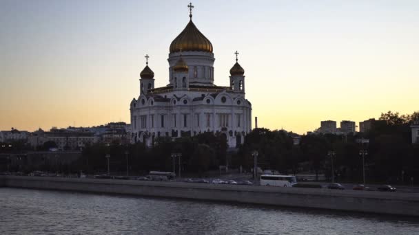 Die Kathedrale von Christus dem Erlöser bei Sonnenuntergang. Zeitraffer. uhd - 4k. 28. August 2016. moskau. Russland — Stockvideo