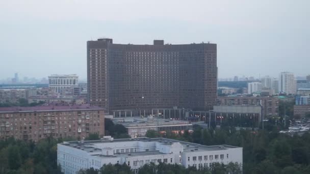 Kosmos Hotel, Moskva, Rusko-letecký natáčení, oddálení — Stock video