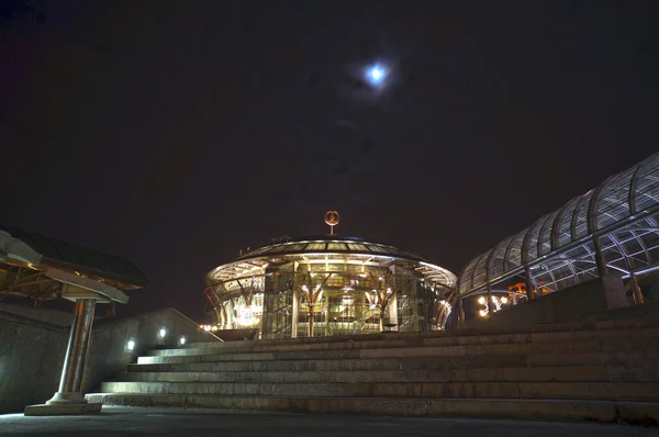 Moscow International House of Music at night under the Moon. Moscow, Russia, October 11, 2014 — Stock Photo, Image