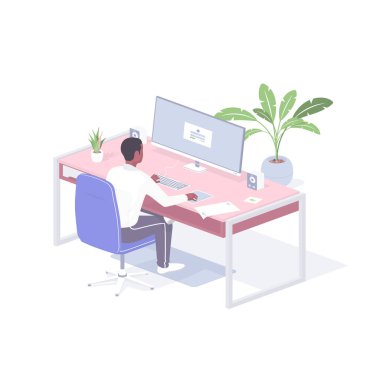 Adam evde online izometri üzerine çalışıyor. Erkek serbest yazar projeyi bitirirken monitörde oturur.