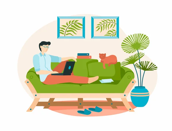 Trabalhando em casa com laptop no sofá no interior do boho. Homem se comunica on-line no sofá verde com gato. Escritório doméstico confortável — Vetor de Stock