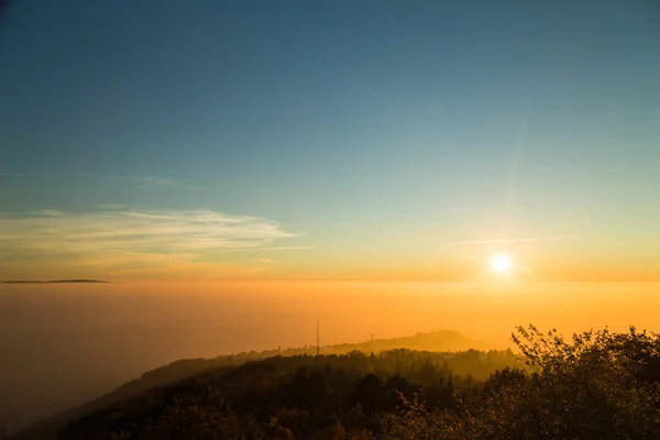 Nebliger Sonnenuntergang in der Bucht von Triest — Stockfoto