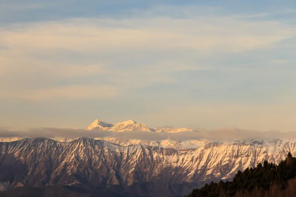 Céu nublado em montanhas italianas — Fotografia de Stock