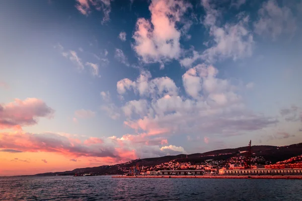 Hamnen i trieste — Stockfoto