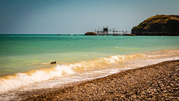 Italienska havet i en solig sommardag — Stockfoto