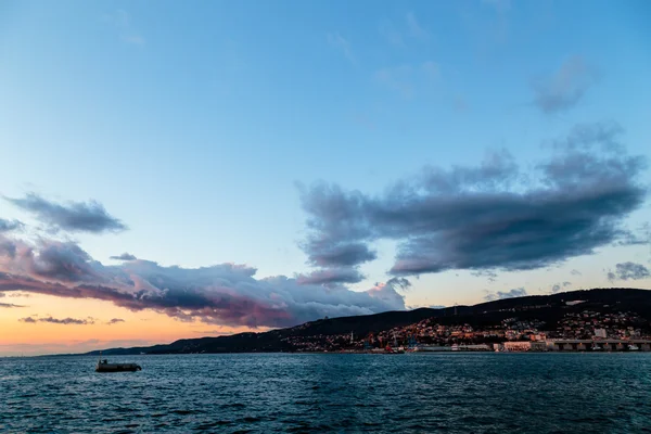 Il castello e il faro di Trieste — Foto Stock