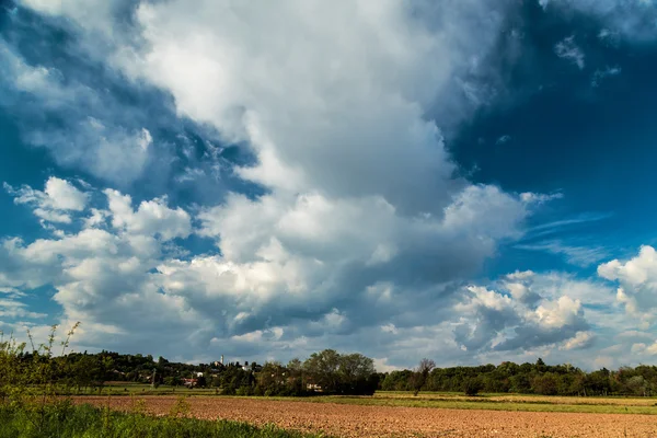 Een oud dorpje op het Italiaanse platteland — Stockfoto