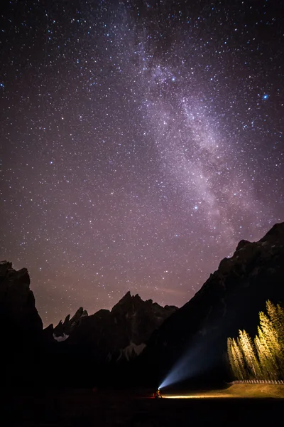Milky way in val Fiscalina — Stock Photo, Image