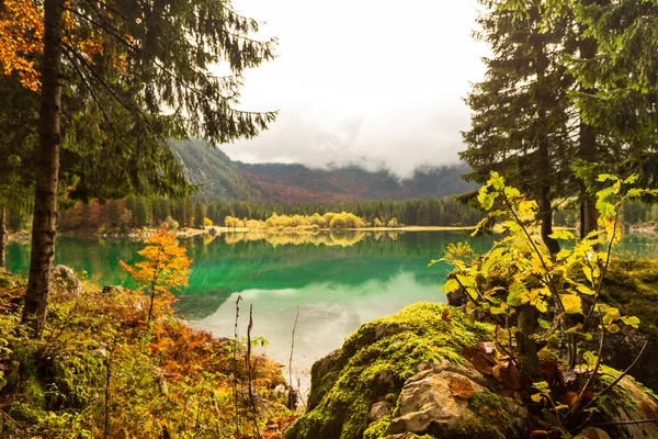 Herfst ochtend in de Alpen — Stockfoto