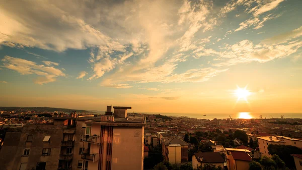 Trieste şehir on Sunset — Stok fotoğraf