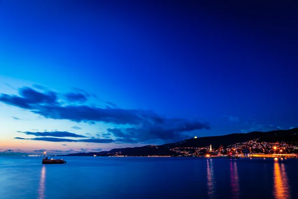 El castillo y el faro de Trieste — Foto de Stock