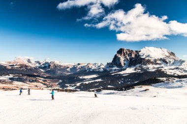 İtalyan Dolomiti kayak sezonu için hazır