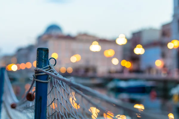 Bir tekne Trieste günbatımı — Stok fotoğraf