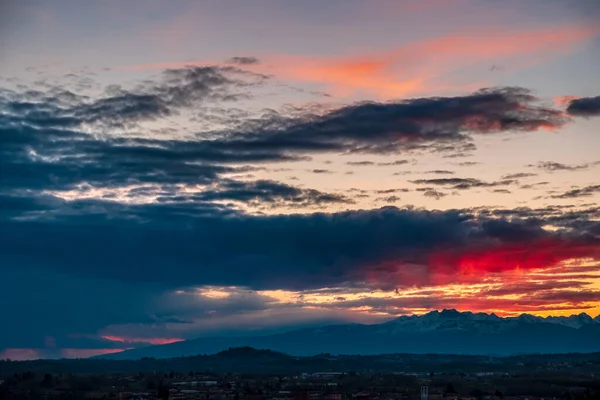 Sol Detrás Las Nubes Sobre Campo Udine Friuli Venezia Giulia —  Fotos de Stock