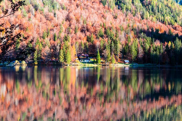 Tarde Outubro Lago Durante Outono Colorido — Fotografia de Stock
