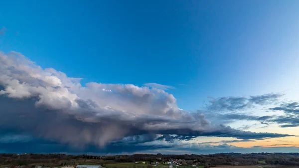 Sol Vai Atrás Das Nuvens Sobre Campo Udine Friuli Venezia — Fotografia de Stock