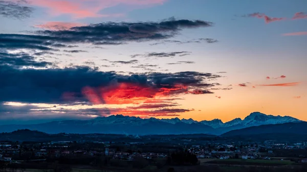 Sol Detrás Las Nubes Sobre Campo Udine Friuli Venezia Giulia —  Fotos de Stock