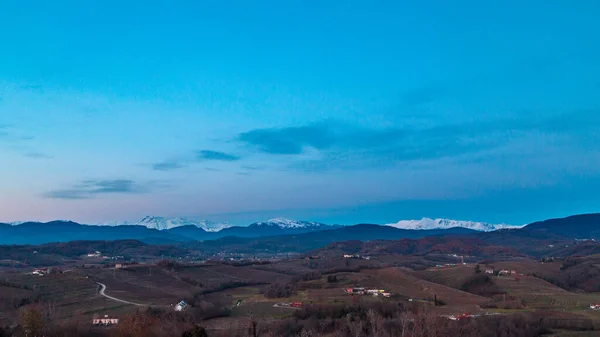 Sole Tramonta Tra Vigneti Del Friuli Venezia Giulia — Foto Stock