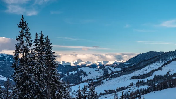 Sol Pone Valle Alpino Italia Durante Invierno Nevado — Foto de Stock