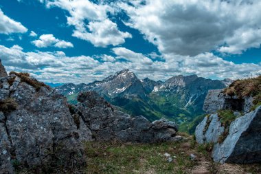 Friuli-Venezia Giulia Alplerinde güneşli bir gün, İtalya