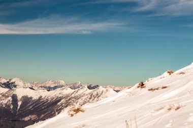 Matajur Dağı, İtalya, güneşli bir kış gününde