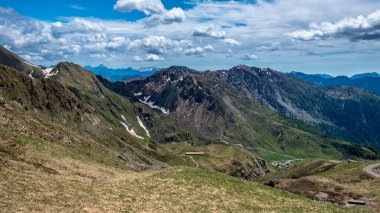 Friuli-Venezia Giulia Alplerinde güneşli bir gün, İtalya