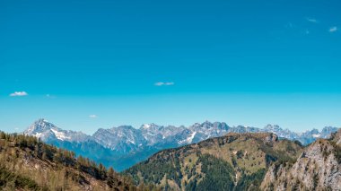Friuli-Venezia Giulia Alplerinde güneşli bir gün, İtalya