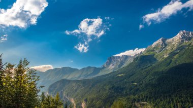 Friuli Venezia-Giulia, İtalya 'da Julian Alplerinde güzel bir yaz günü