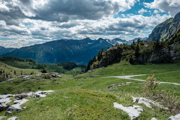 Maio Dia Ensolarado Nos Alpes Friuli Venezia Giulia Itália — Fotografia de Stock