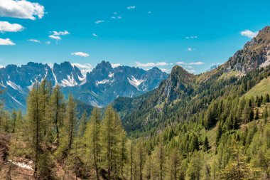 Friuli-Venezia Giulia Alplerinde güneşli bir gün, İtalya