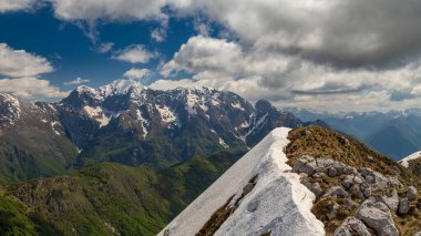 Val di Resia dağlarında güzel bir bahar günü Julian Alps, Friuli-Venezia Giulia, İtalya