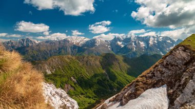 Val di Resia dağlarında güzel bir bahar günü Julian Alps, Friuli-Venezia Giulia, İtalya