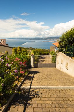 bay seyir lüks bir ev kapısı