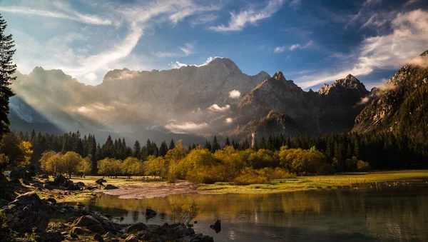 Manhã de outono nos alpes — Fotografia de Stock