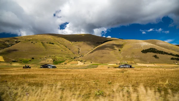 Zwei Hütten mitten im Nirgendwo — Stockfoto