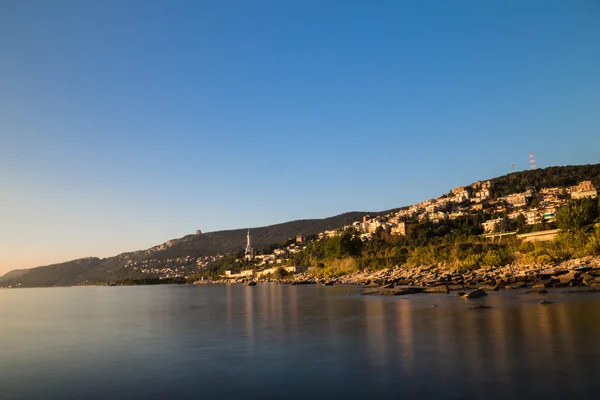 Il castello e il faro di Trieste — Foto Stock