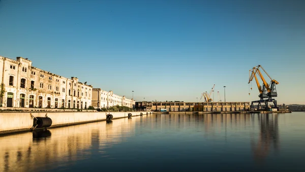 Gru del porto di Trieste — Foto Stock