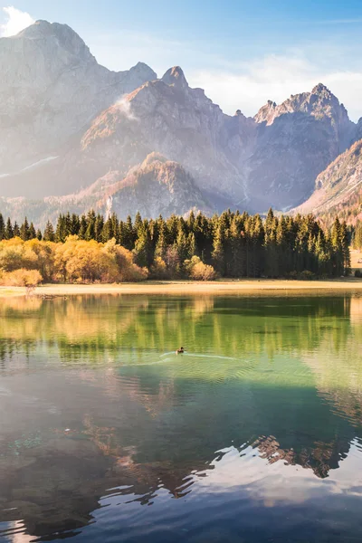 Mañana de otoño en los Alpes — Foto de Stock