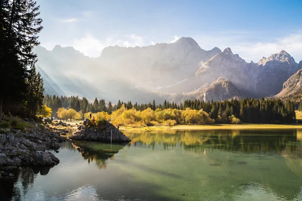 Herfst ochtend in de Alpen — Stockfoto