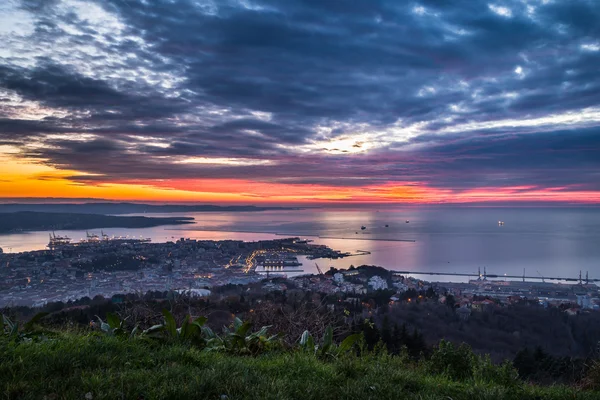 Noite na baía de Trieste — Fotografia de Stock