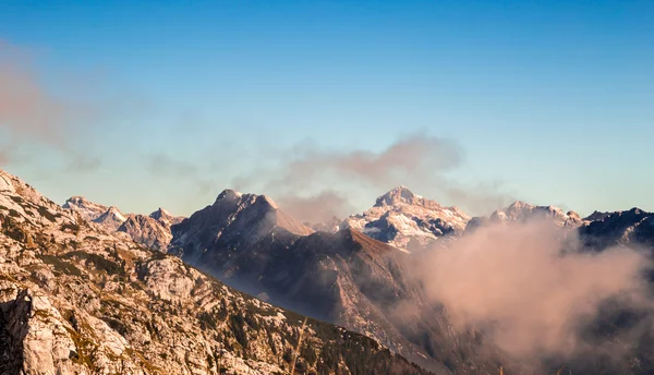 Herbstmorgen in den Alpen — Stockfoto