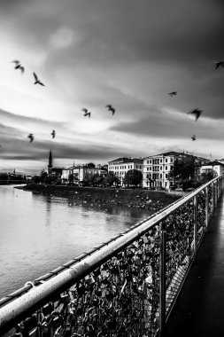 Bir Salzburg köprü aşk asma kilitler