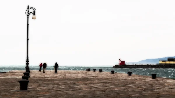 Windy afternoon on the pier — Stock Photo, Image