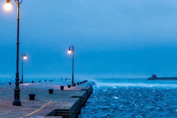 Windy afternoon on the pier — Stock Photo, Image