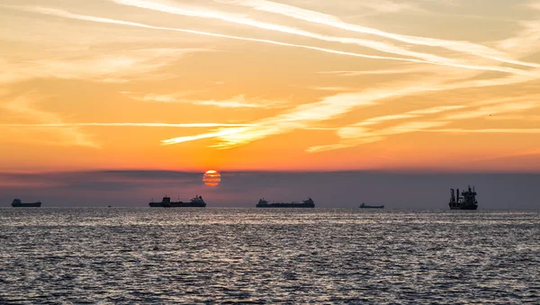 Tankfartyg i över Triestebukten — Stockfoto