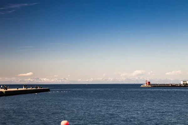 Wintermorgen im Hafen von Triest — Stockfoto