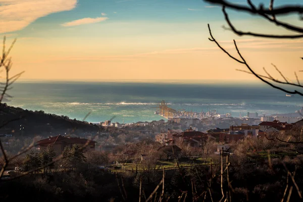 Vent fort dans la baie de Trieste — Photo