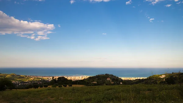 Cloudscape op de stad Trieste — Stockfoto