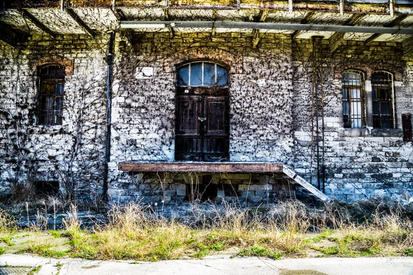 Le antiche strutture del Porto di Trieste — Foto Stock