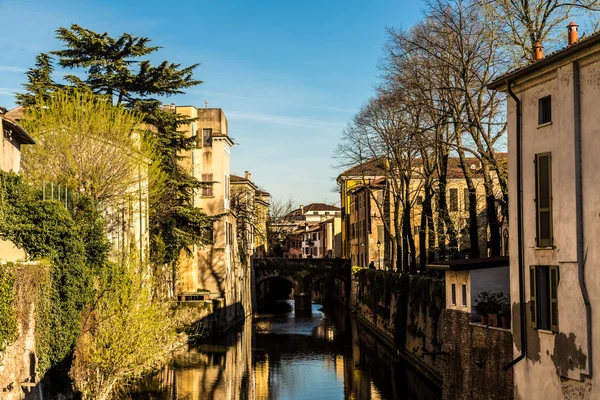 Mantua und sein Kanal — Stockfoto